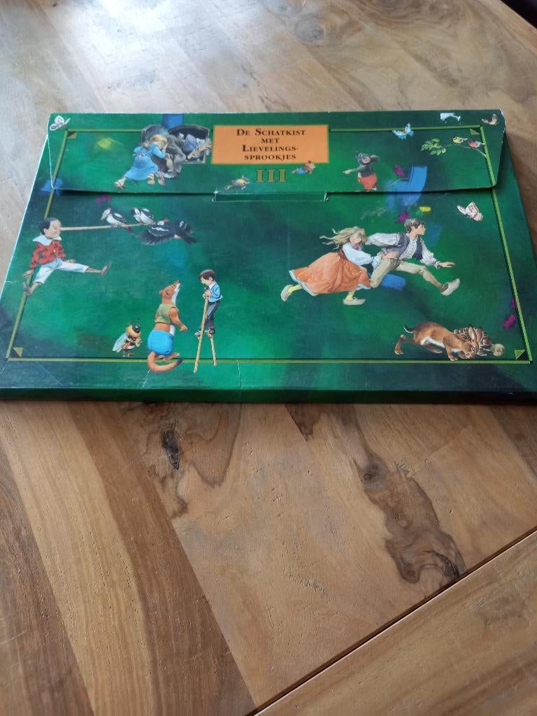 Te koop map met 5 sprookjesboeken., Boeken, Ophalen, Zo goed als nieuw, Sprookjes