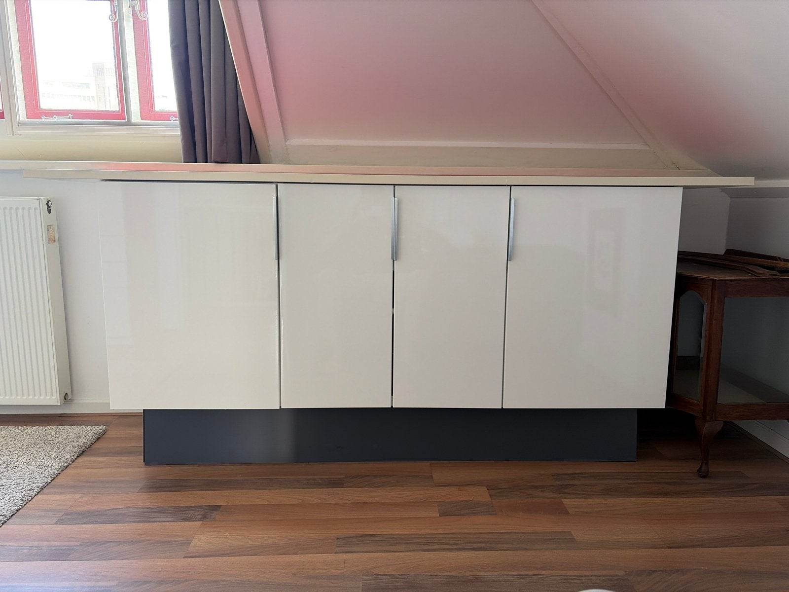 Witte IKEA opbergkast met 4 deuren en rood blad, Ophalen, Overige materialen, Gebruikt, 150 tot 200 cm