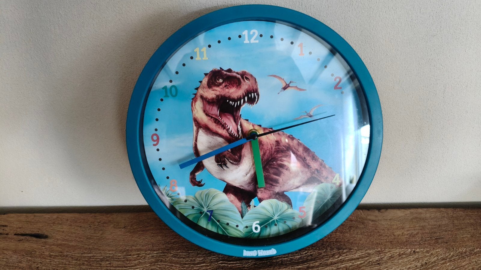 dino klok, Ophalen, Wandklok, Analoog, Zo goed als nieuw