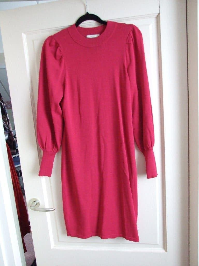 Sissy Boy zgan fuchsia gebreid jurkje met lange pofmouwen S, Maat 38/40 (M), Ophalen of Verzenden, Zo goed als nieuw, Knielengte