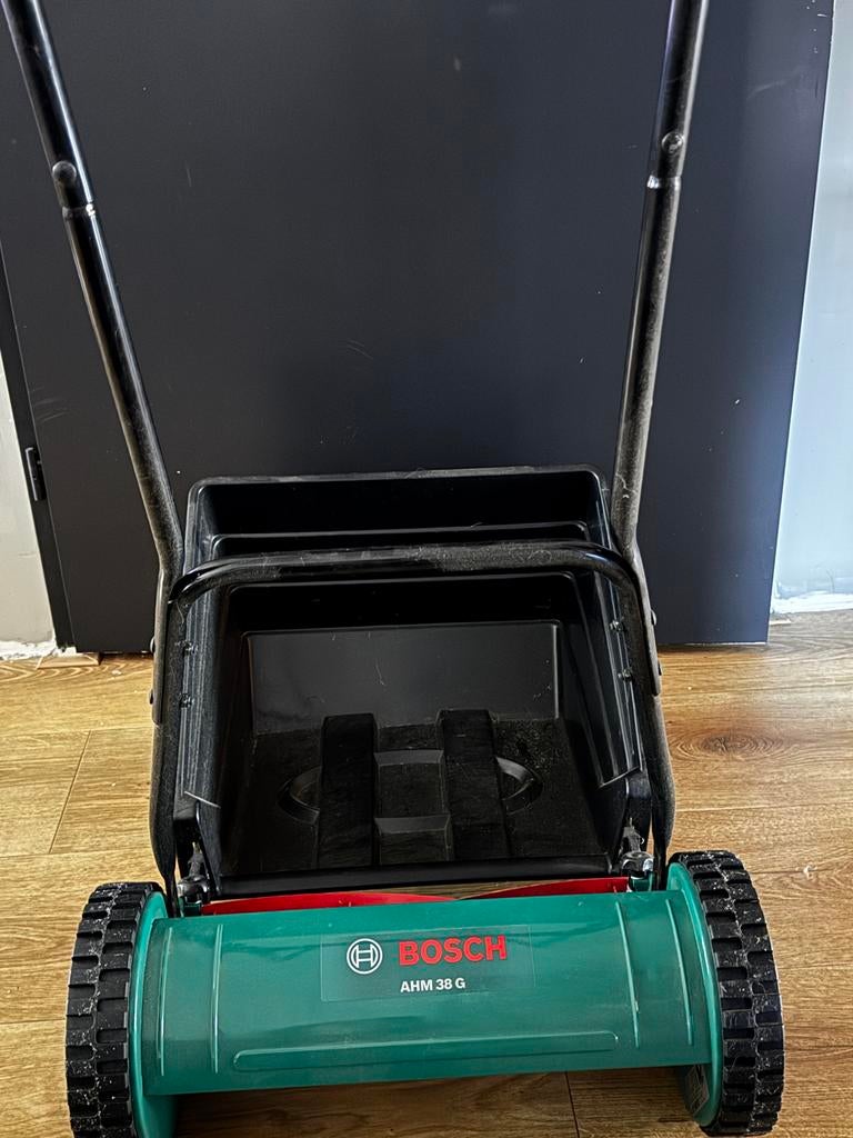 Handgrasmaaier Bosch AHM 38 G, Tuin en Terras, Ophalen, Handgrasmaaier, Zo goed als nieuw, Opvangbak