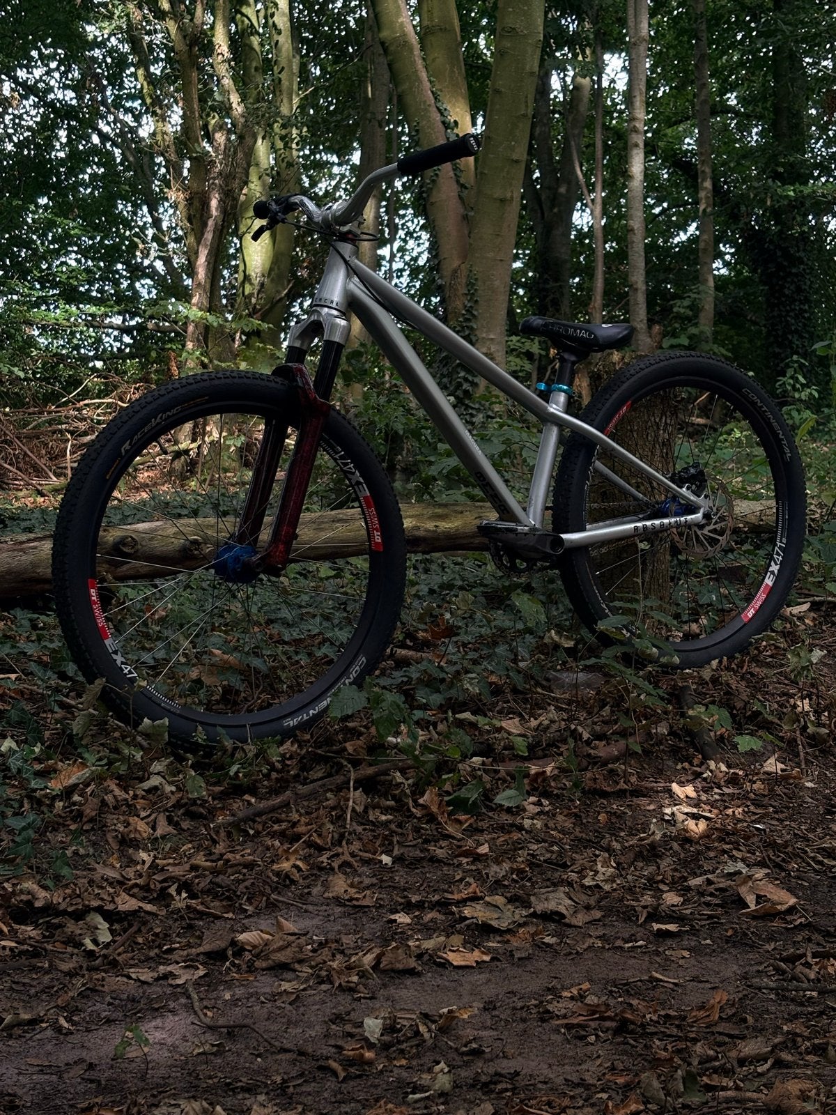 Commencal Absolut Dirt Jump Fiets - Zo goed als nieuw, 24 inch of meer, Aluminium, Ophalen of Verzenden, Zo goed als nieuw