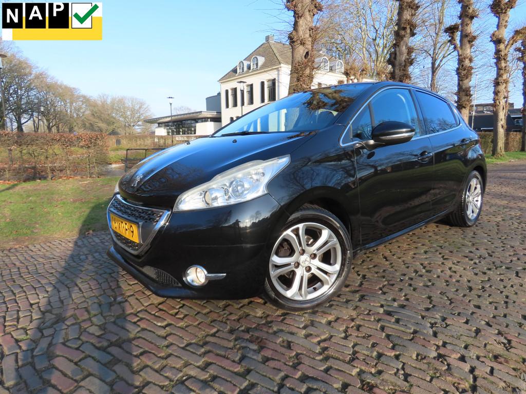 Peugeot 208 1.4 VTi Allure Ecc Cruisecontrol Navigatie Sport, Voorwielaandrijving, Euro 5, Parkeersensor, Zwart