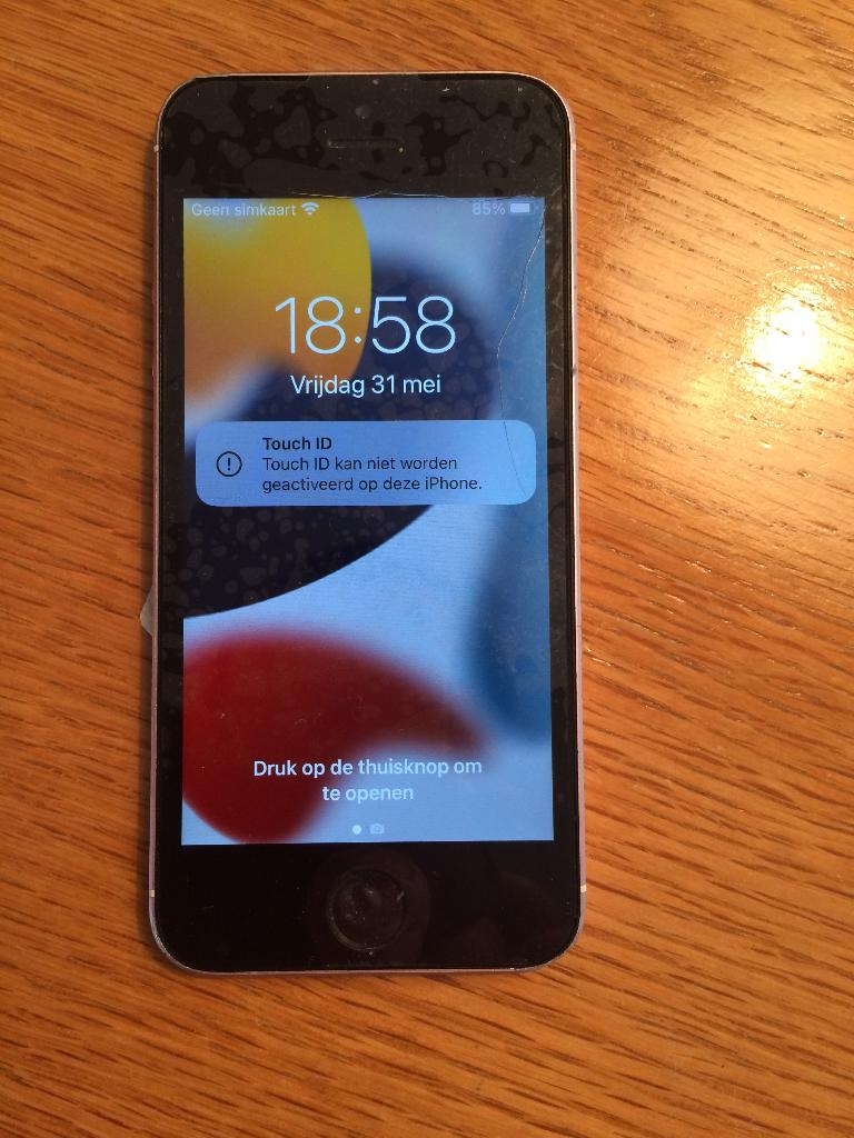 iphone SE, Telecommunicatie, Mobiele telefoons | Apple iPhone, Gebruikt, 16 GB, IPhone SE (2016), Ophalen of Verzenden