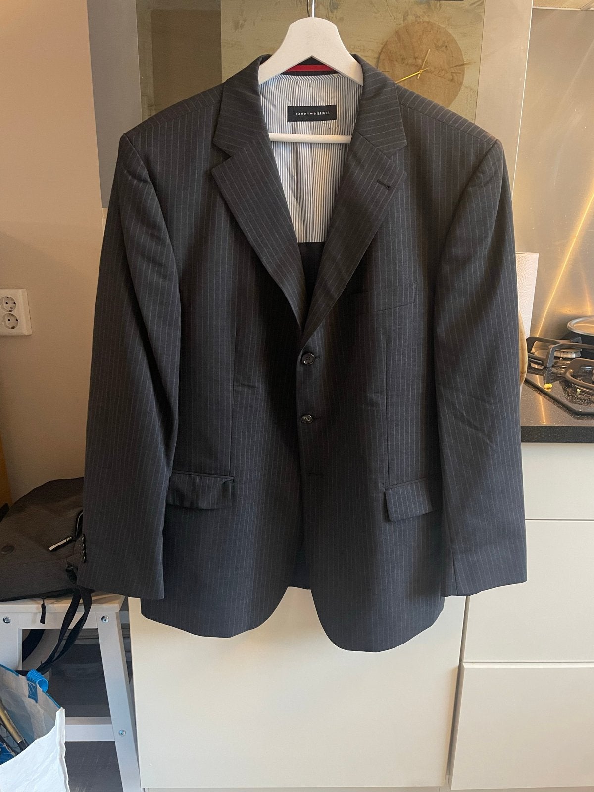 Tommy Hilfiger heren colbert 100% wol krijtstreep maat 56, Ophalen of Verzenden, Zo goed als nieuw, Maat 56/58 (XL), Grijs