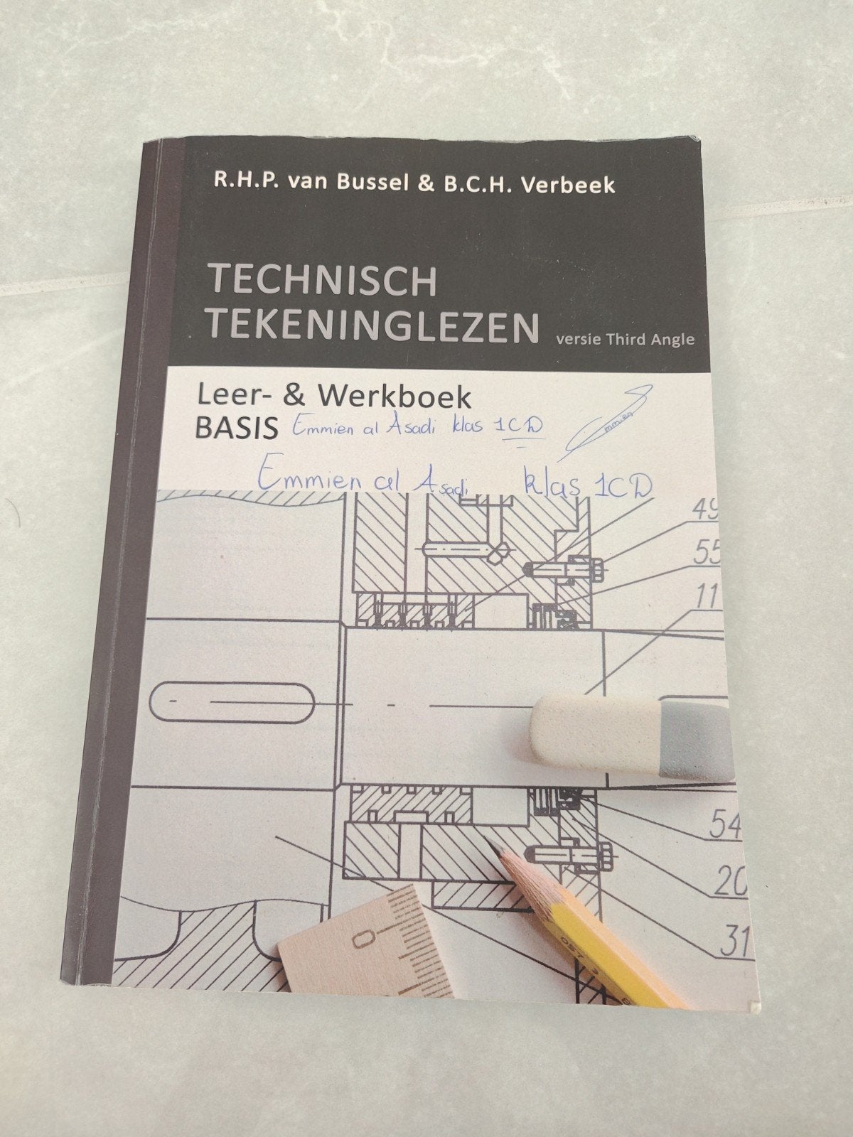 Technisch Tekeninglezen Leer- & Werkboek Basis, Ophalen of Verzenden, Gelezen, Werktuigbouwkunde, R.H.P. van Bussel & B.C.H. Verbeek