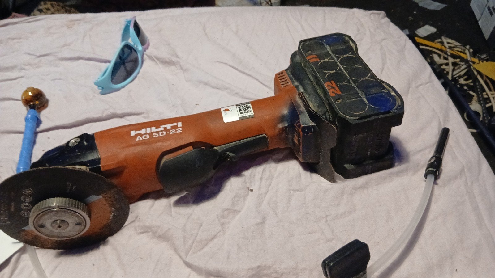 hilti ag 5D 22, Doe-het-zelf en Verbouw, Ophalen of Verzenden, 1000 watt of meer, Haakse handslijpmachine