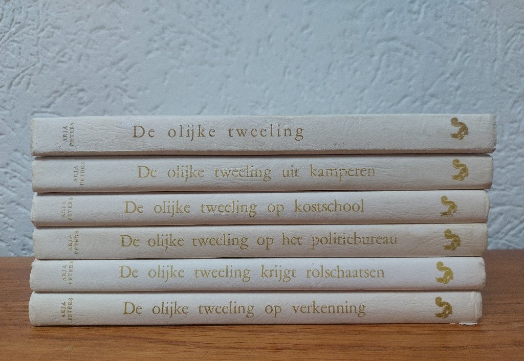 De olijke tweeling, Arja Peters. 6 boeken uit deze serie, Boeken, Ophalen of Verzenden, Zo goed als nieuw, Arja Peters, Fictie