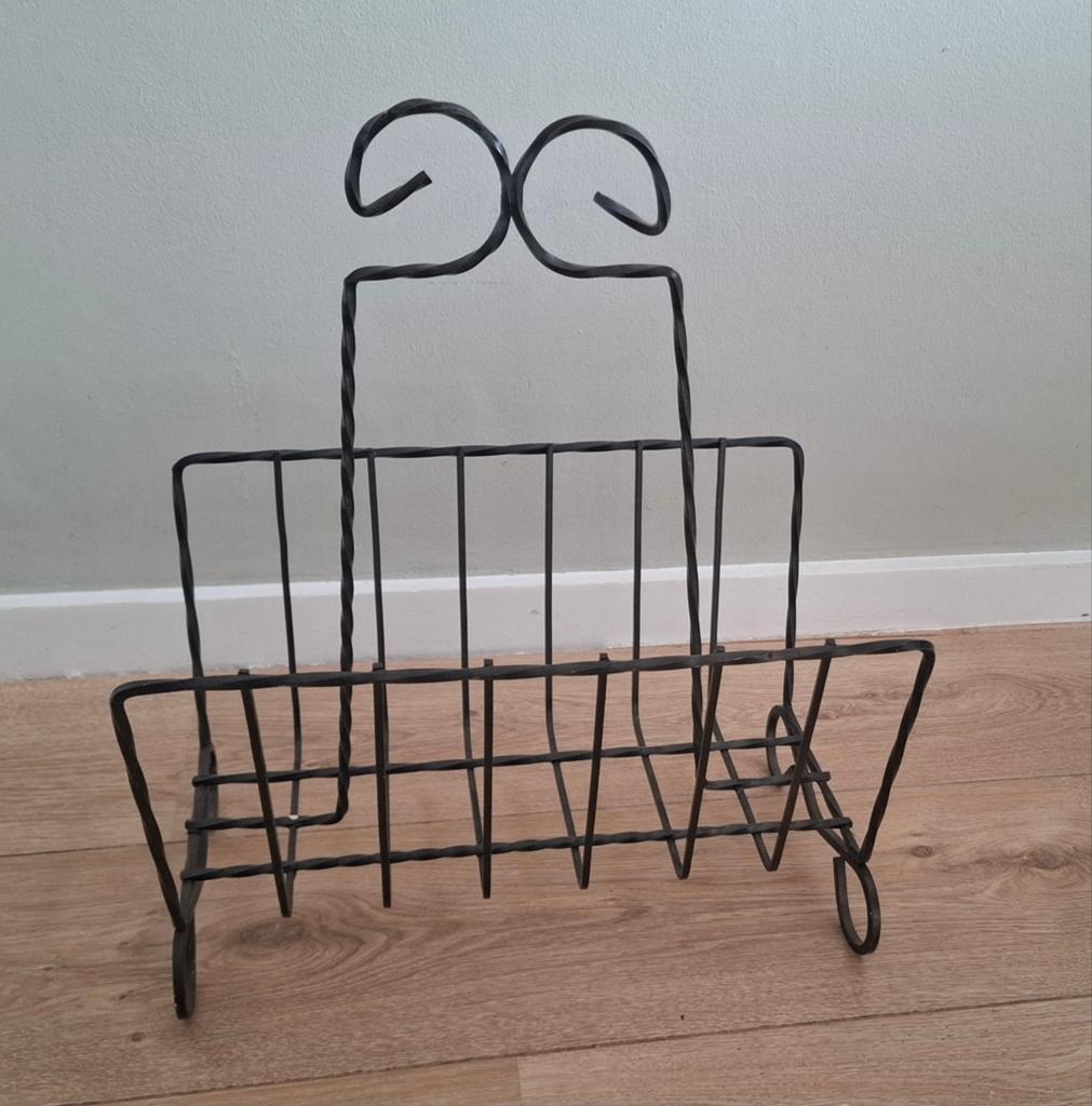 Vintage smeedijzeren tijdschriftenrek, Huis en Inrichting, Woonaccessoires | Krantenbakken en Lectuurbakken, Ophalen, Gebruikt