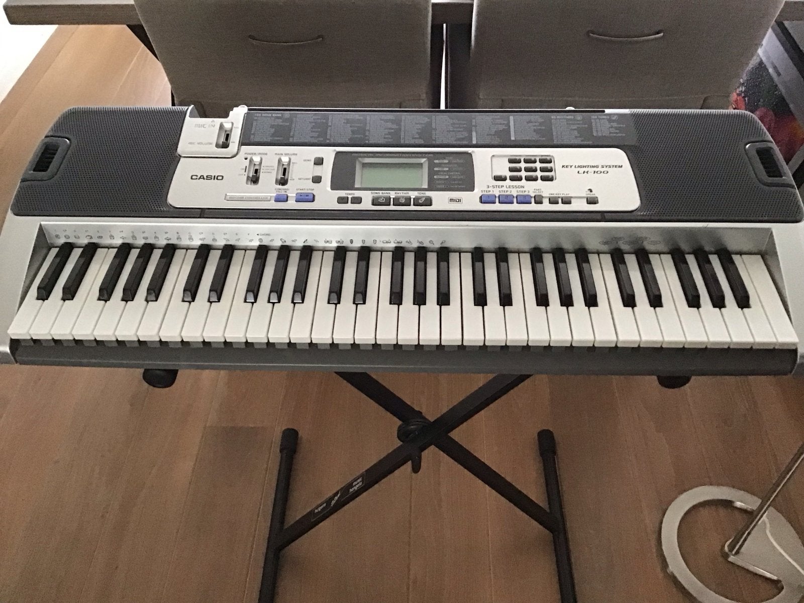 Casio Keyboard CTK-551 met standaard en koptelefoon, Muziek en Instrumenten, Keyboards, Casio, Ophalen of Verzenden, Aanslaggevoelig