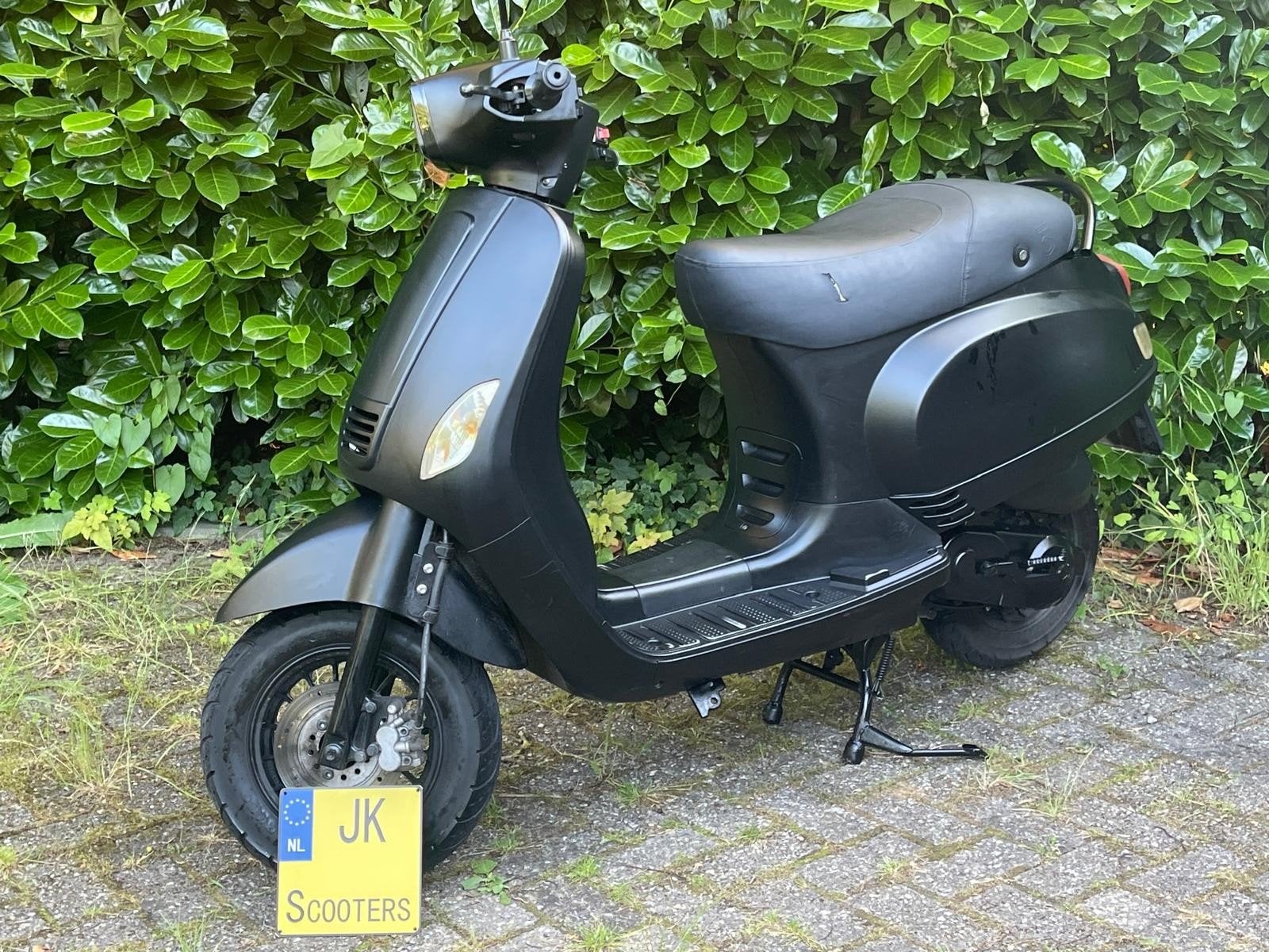 BTC Riva | Mat zwart | Geel kenteken, Ophalen, Gebruikt, BTC, Maximaal 45 km/u