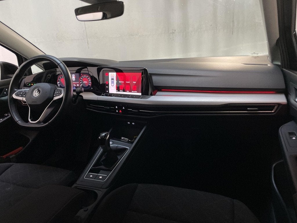 Volkswagen Golf Variant 1.0 TSI 110pk Life Sfeerverlichting, Stof, Gebruikt, Met garantie (alle), Zwart