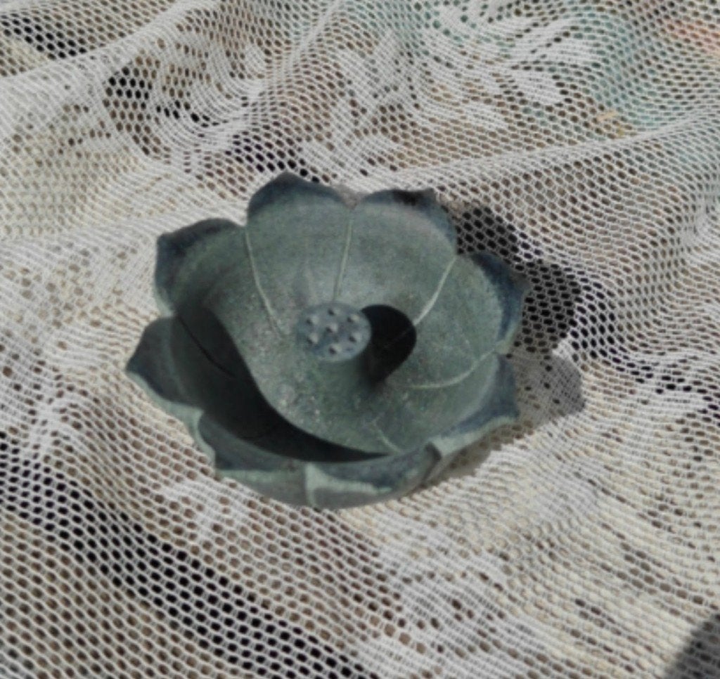 Prachtige wierookhouder Lotusvorm Speksteen Nepal India, Geurverspreider, Natuurlijk materiaal, Nieuw, Ophalen of Verzenden