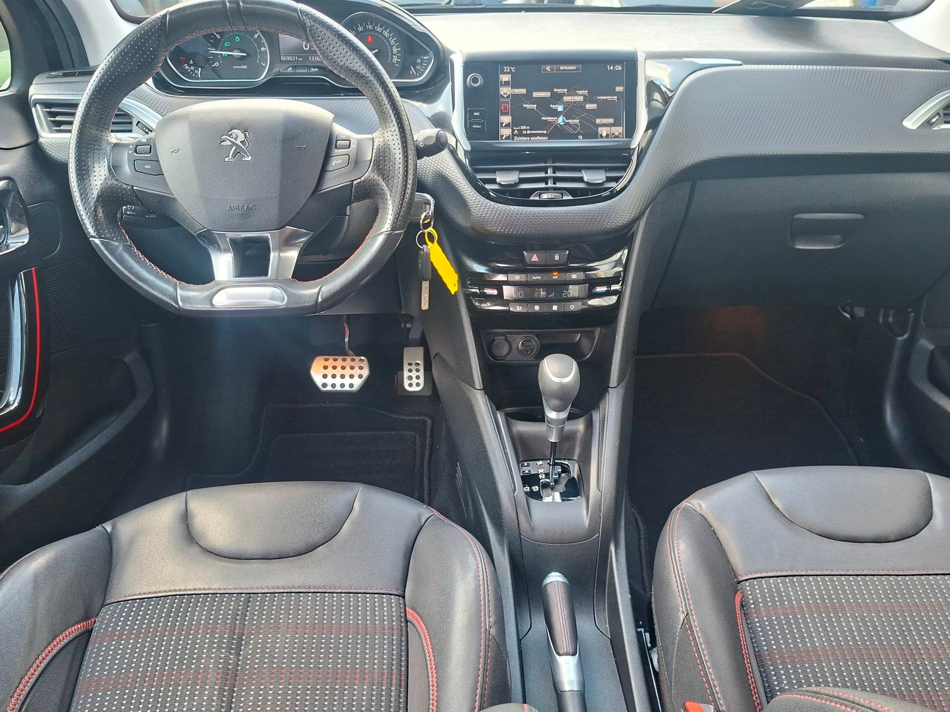 Foto 5 van Peugeot 208 Automaat Camera GT-Line Leer Navi Trekhaak
