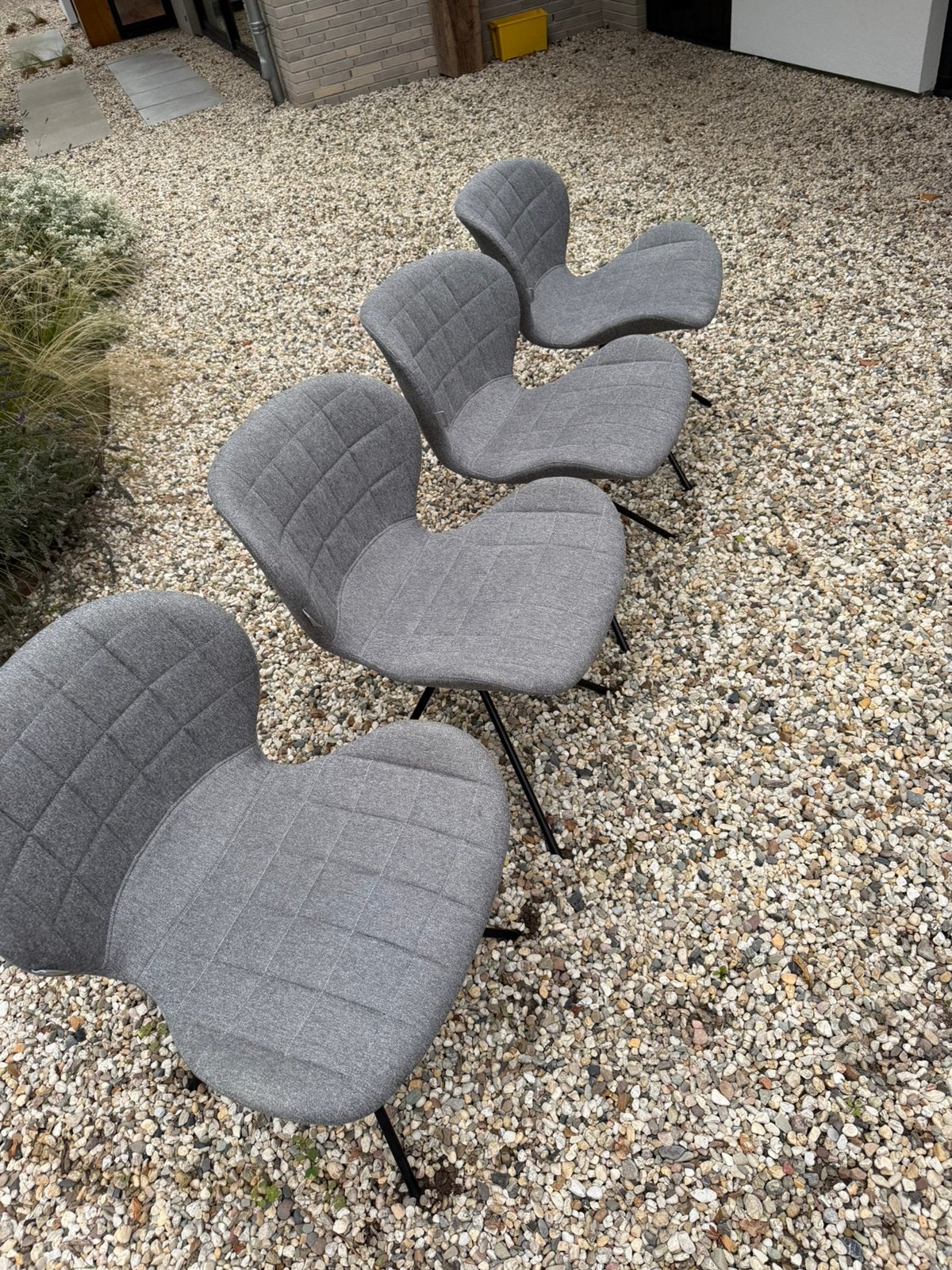 Zuiver OMG eetkamerstoel, Huis en Inrichting, Stoelen, Ophalen, Zo goed als nieuw, Grijs, Twee