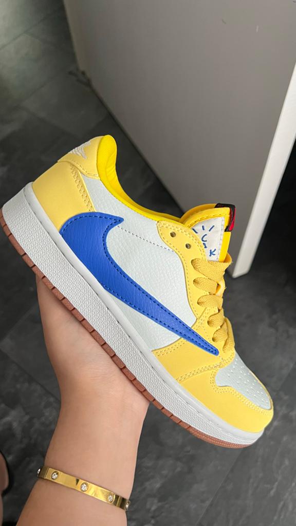 Air Jordan 1 Retro Low OG SP Travis Scott Canary, Kleding | Dames, Schoenen, Geel, Nieuw, Ophalen of Verzenden, Sneakers of Gympen