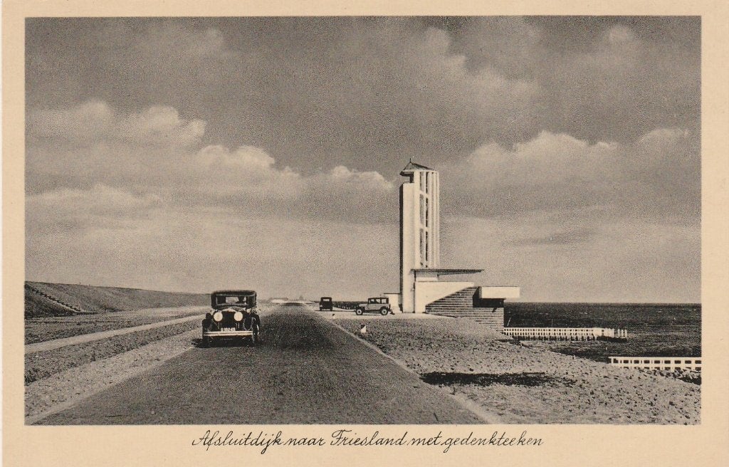 afsluitdijk- gedenkteken, Verzamelen, Ansichtkaarten | Nederland, Ophalen of Verzenden, Friesland