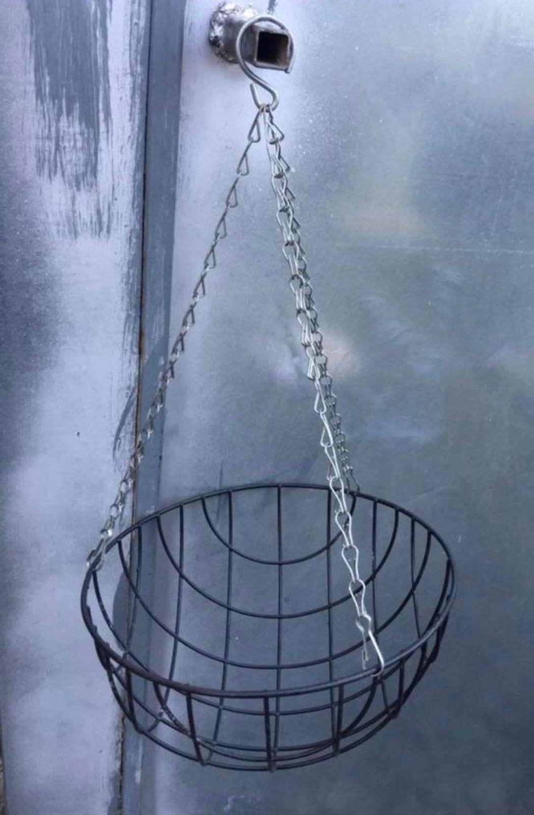 Twee metalen hangmanden voor tuin/balkon voor aardbeien plan, Ophalen, Gebruikt