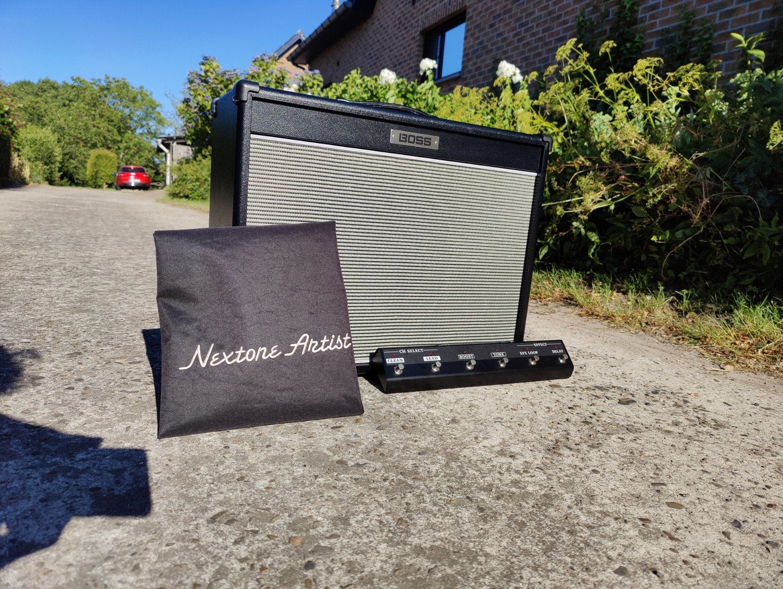 BOSS Nextone Artist (80W) + cover + footswitch, Muziek en Instrumenten, Ophalen, Zo goed als nieuw, Gitaar, 50 tot 100 watt