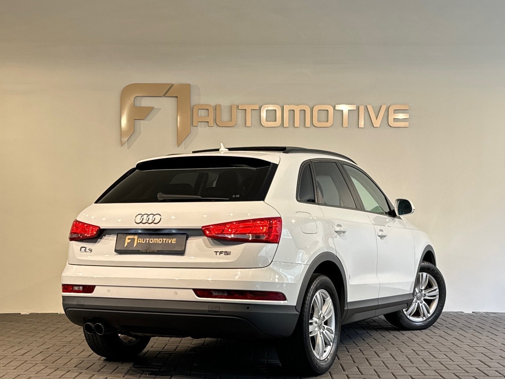 Audi Q3 1.4 TFSI CoD Pano|Keyless|Camera|Sfeer|Stoelverwarmi, Auto's, 1380 kg, 4 cilinders, 150 pk, Wit