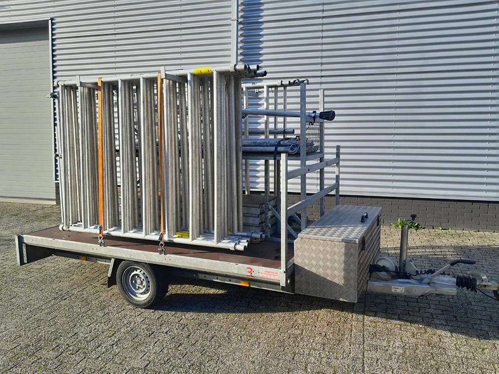 Groot rolsteiger op aanhanger met kenteken zeer uitgebreid, Ophalen, Zo goed als nieuw, Rolsteiger of Kamersteiger, 5 meter of hoger