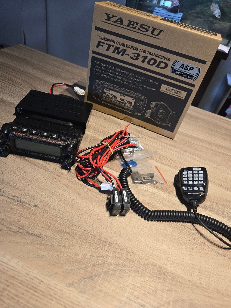 Yaesu FTM-310 D, Ophalen, Nieuw, Zender en Ontvanger