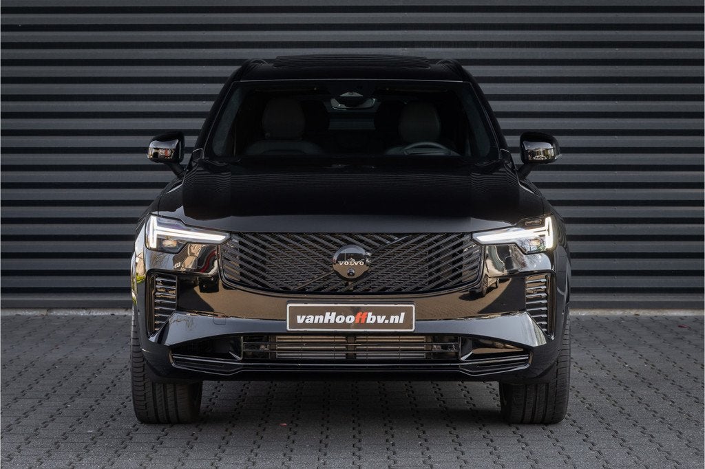 Volvo XC90 T8 Plug-in hybrid AWD Ultra Black Ed. Luchtvering, Gebruikt, Zwart, 4 cilinders, 1969 cc