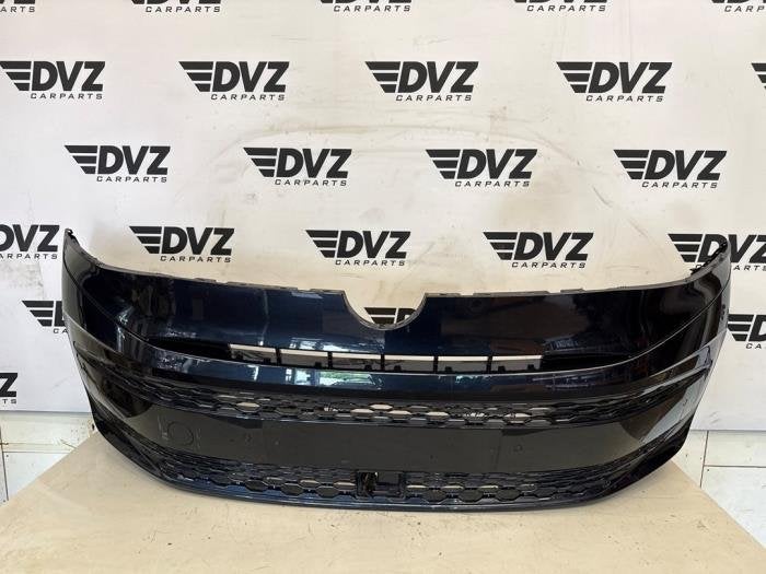 Voorbumper van een Volkswagen Multivan T7 (LT5U), Gebruikt, -, Volkswagen, -