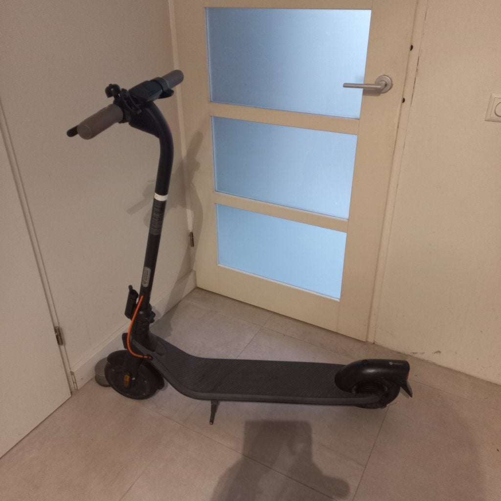 Electrische step Segway ninebot E2, Fietsen en Brommers, Steps, Ophalen, Zo goed als nieuw, Elektrische step (E-scooter), Ninebot