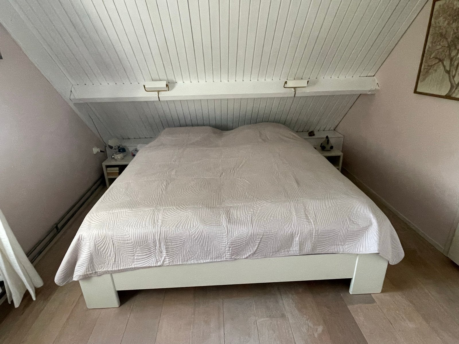 Bedframe met 2 nachtkastjes (excl. lattenbodem/matras), Huis en Inrichting, Ophalen, Gebruikt, Wit, Tweepersoons