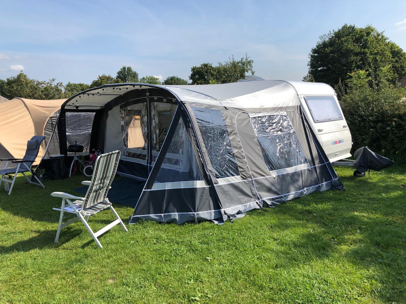 Adria Altea 430DD, Caravans en Kamperen, Caravans, Omvormbare zithoek, Treinzit, 750 - 1000 kg, Particulier