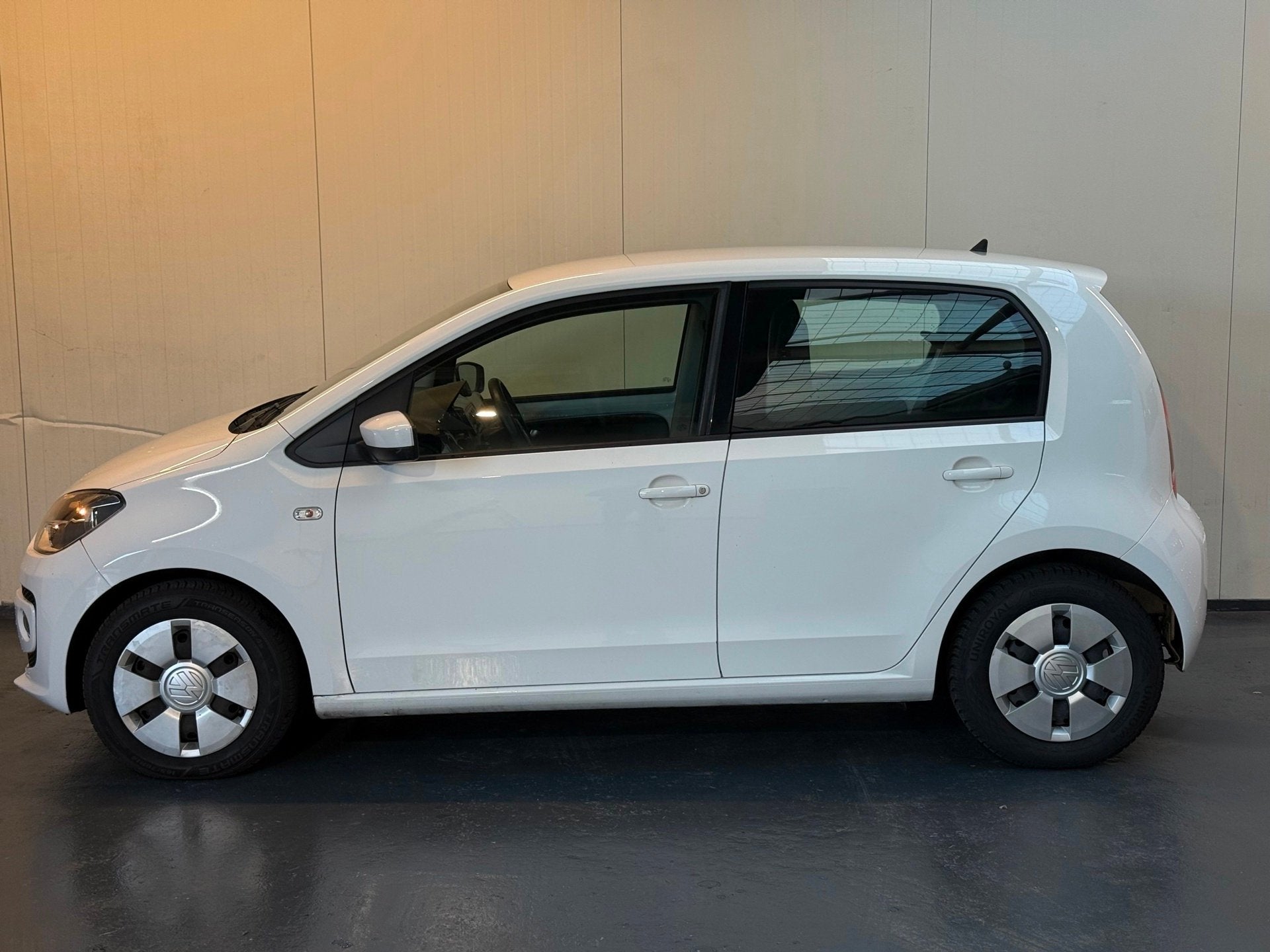 Volkswagen Up! 1.0 high up! BlueMotion Cruise control | Park, Voorwielaandrijving, Euro 5, Gebruikt, Up!