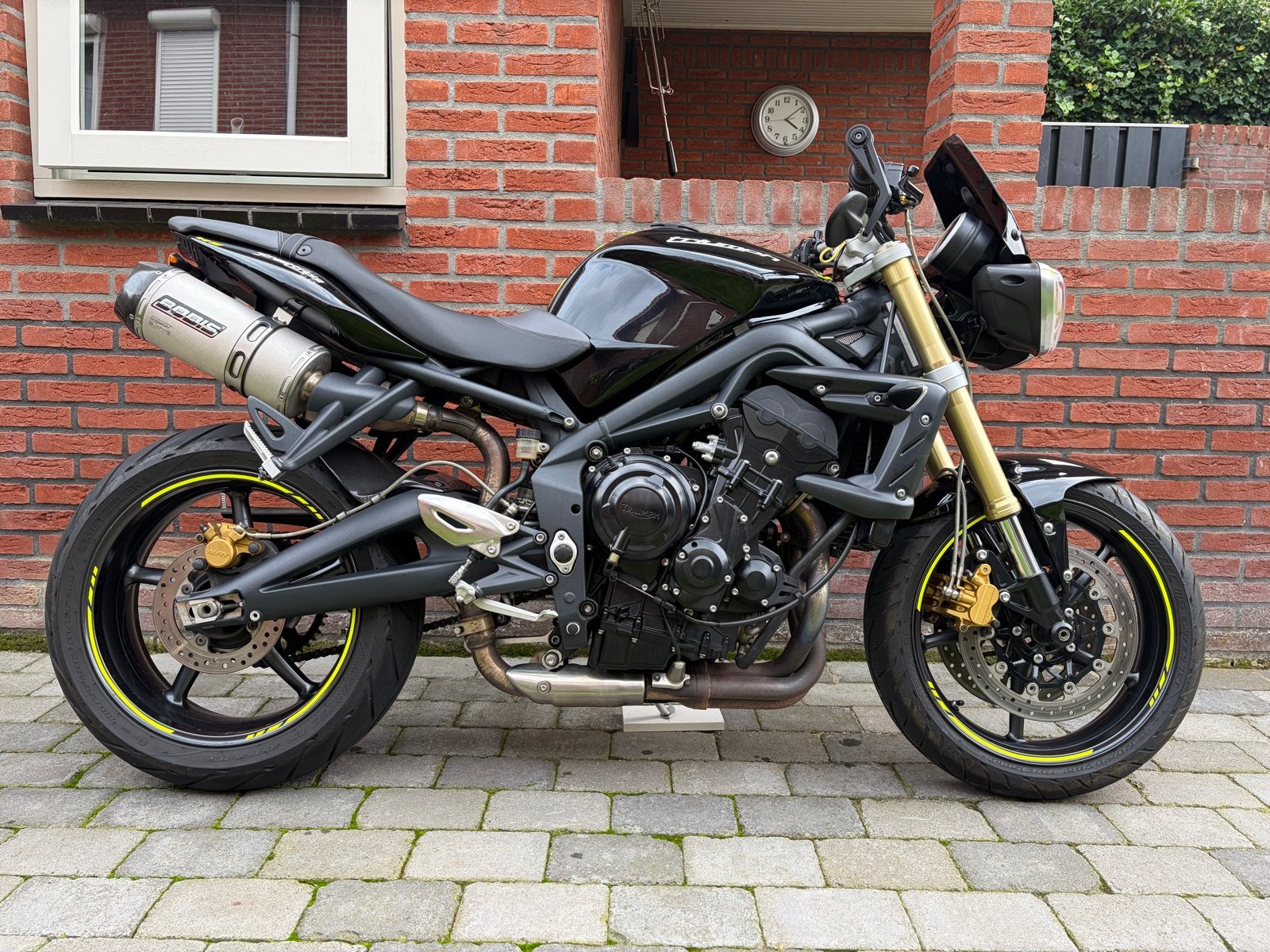 Triumph Street Triple 675 (bj 2011), 675 cc, Sportuitlaat, Motorrijbewijs A, Gebruikt
