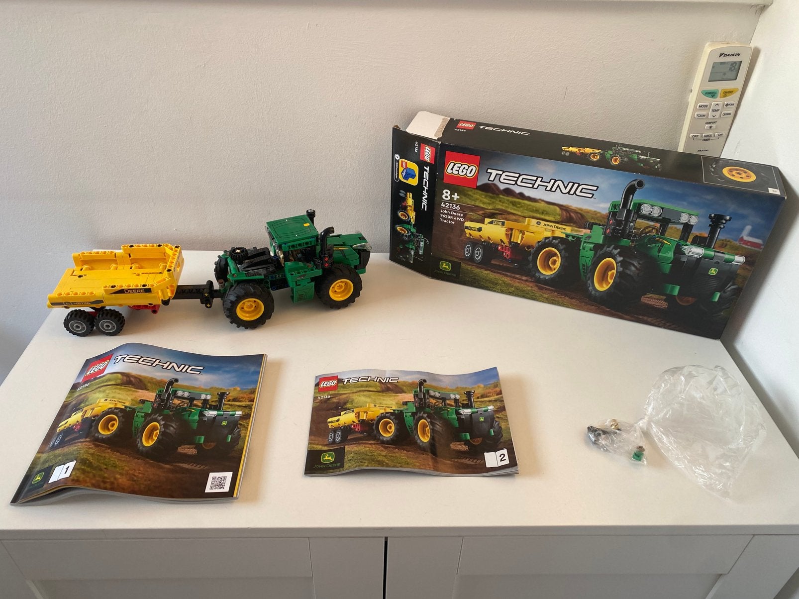 LEGO technic John Deere tractor, Kinderen en Baby's, Speelgoed | Duplo en Lego, Ophalen of Verzenden, Zo goed als nieuw
