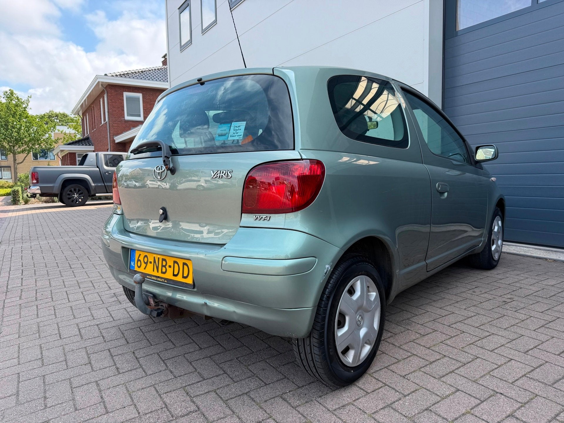 Toyota Yaris 1.3 VVT-i Sol/Automaat/1eigenaar/Dealer-onderho, Auto's, Gebruikt, 31 €/maand, 4 cilinders, 400 kg