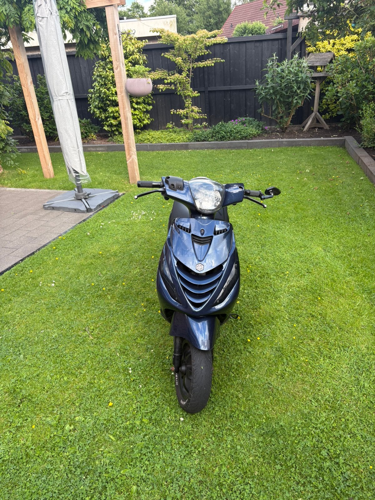 80cc zip, Fietsen en Brommers, Scooters | Piaggio, Ophalen, Zo goed als nieuw, Benzine, Zip