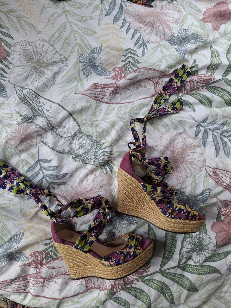 Ugg Espadrille Wedges met Lintsluiting - Maat 38, Ophalen, UGG, Overige kleuren, Zo goed als nieuw