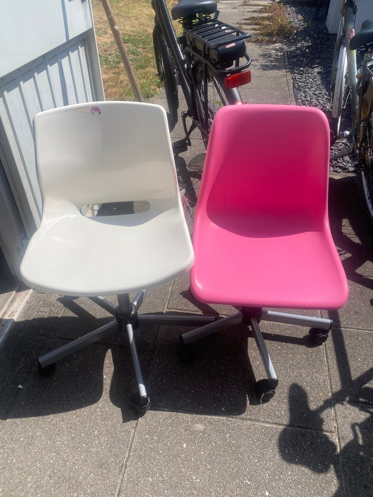 GRATIS af te halen kinderbureau stoel, alleen de Roze nog, Kinderen en Baby's, Ophalen, Zo goed als nieuw, Stoel(en)