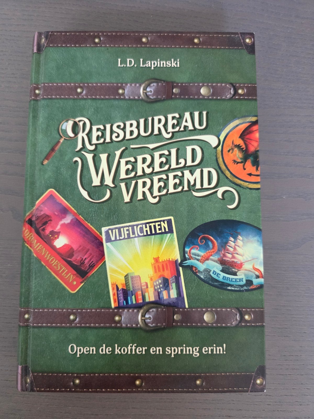 Reisbureau Wereldvreemd - L.D. Lapinski, Ophalen of Verzenden, Zo goed als nieuw, L.D. Lapinski, Fictie