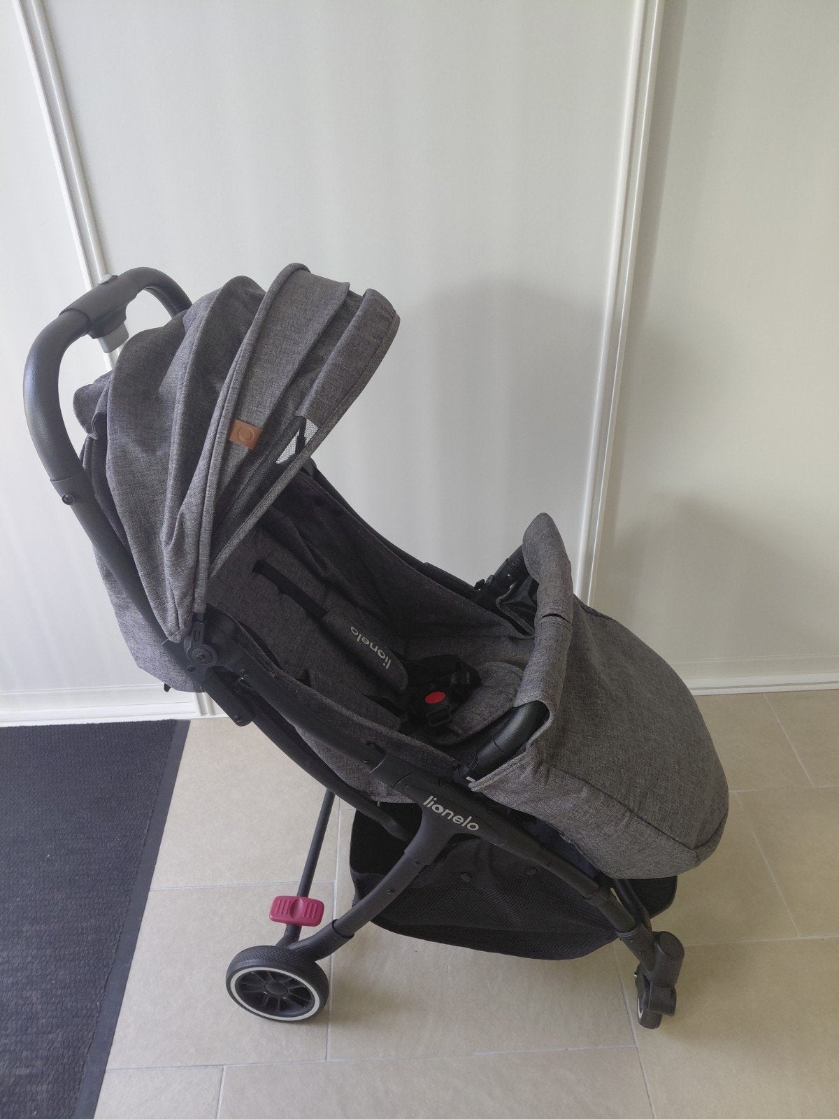 Lionelo Buggy/Kinderwagen - Compact en Ligstand, Kinderen en Baby's, Buggy's, Ophalen, Zo goed als nieuw, Voetenzak
