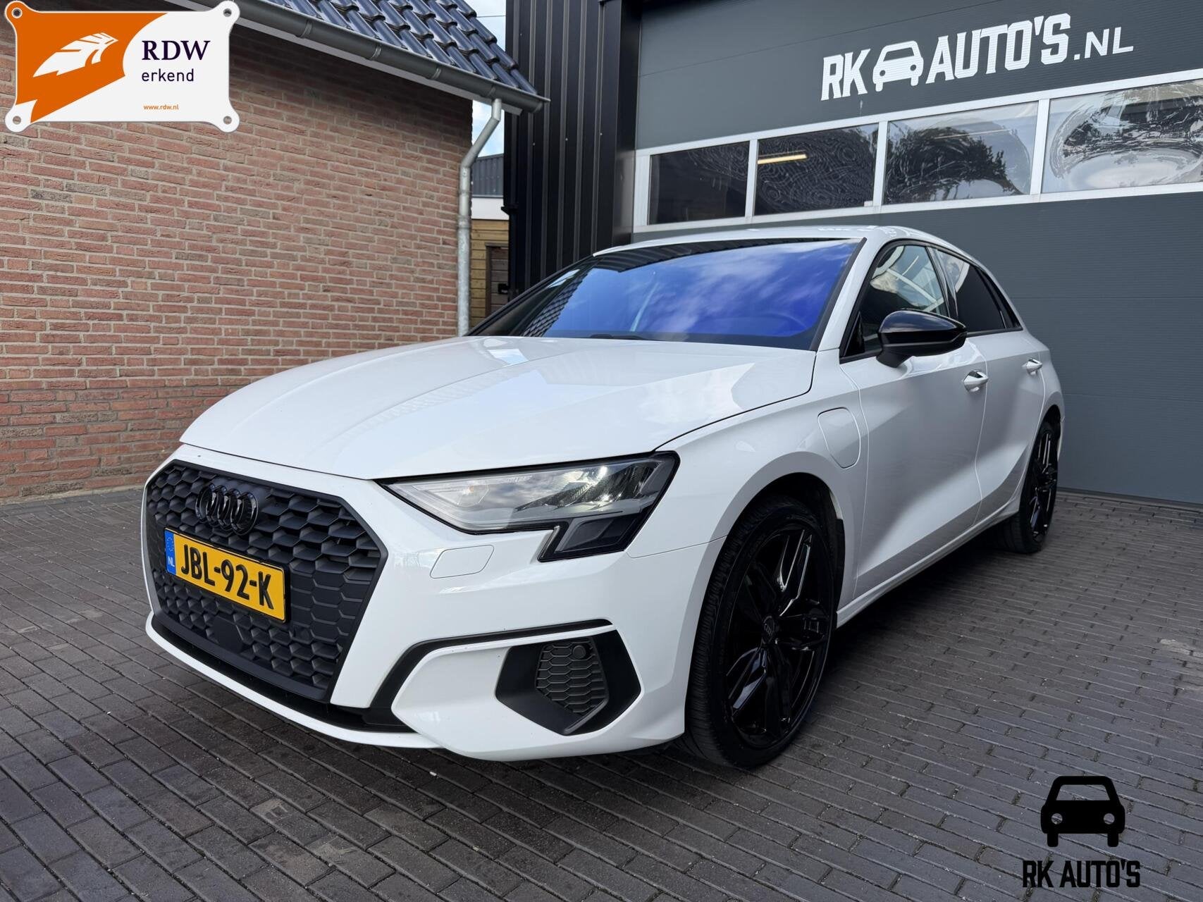 Audi A3 Sportback 40 TFSI e Business edition / 100% dealeron, Auto's, Stof, Gebruikt, 4 cilinders, 1535 kg