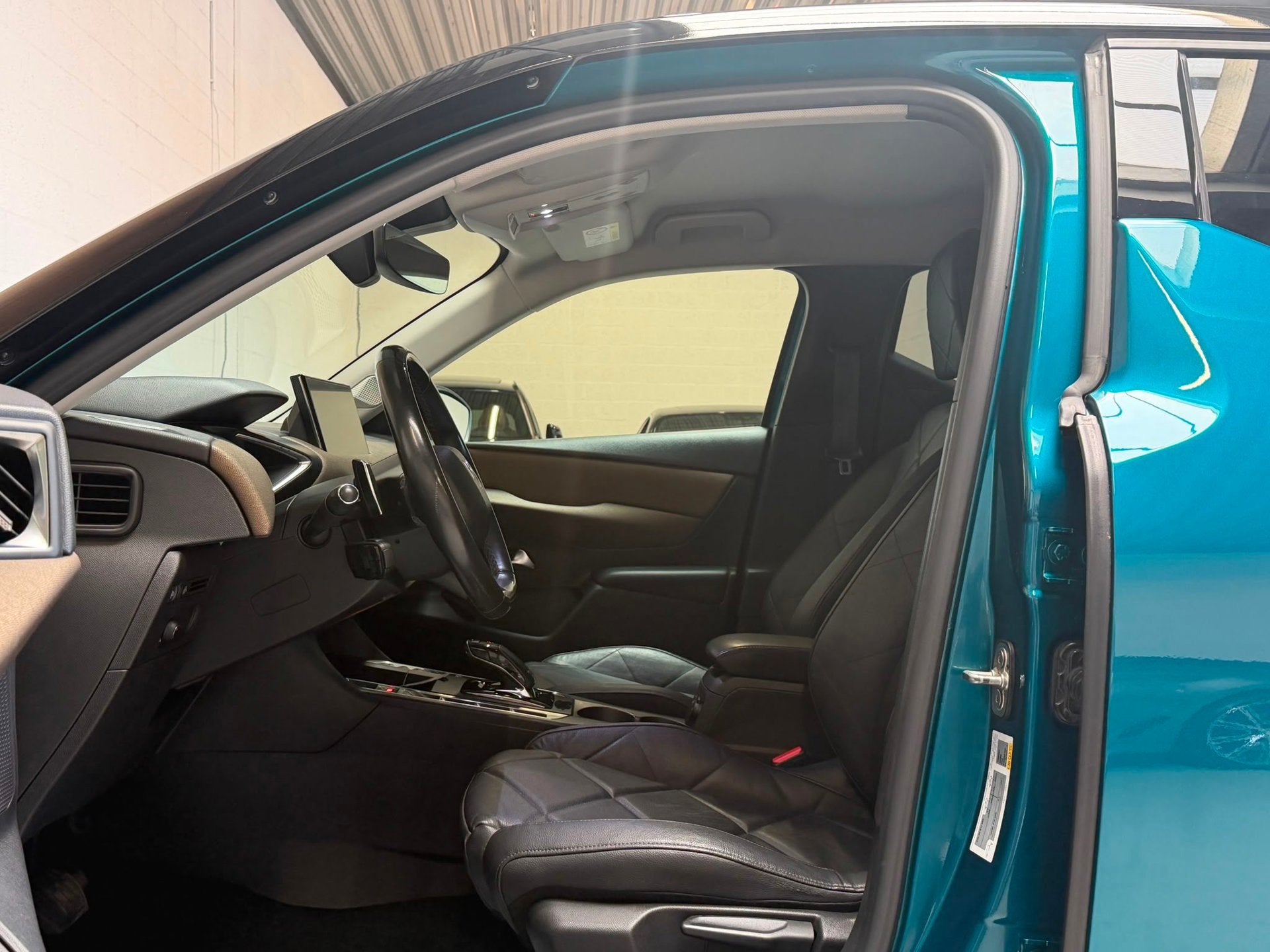 DS 3 Crossback 1.2 PureTech Business - CARPLAY - NAVI - CAME, Auto's, Gebruikt, 1199 cc, Blauw, Leder