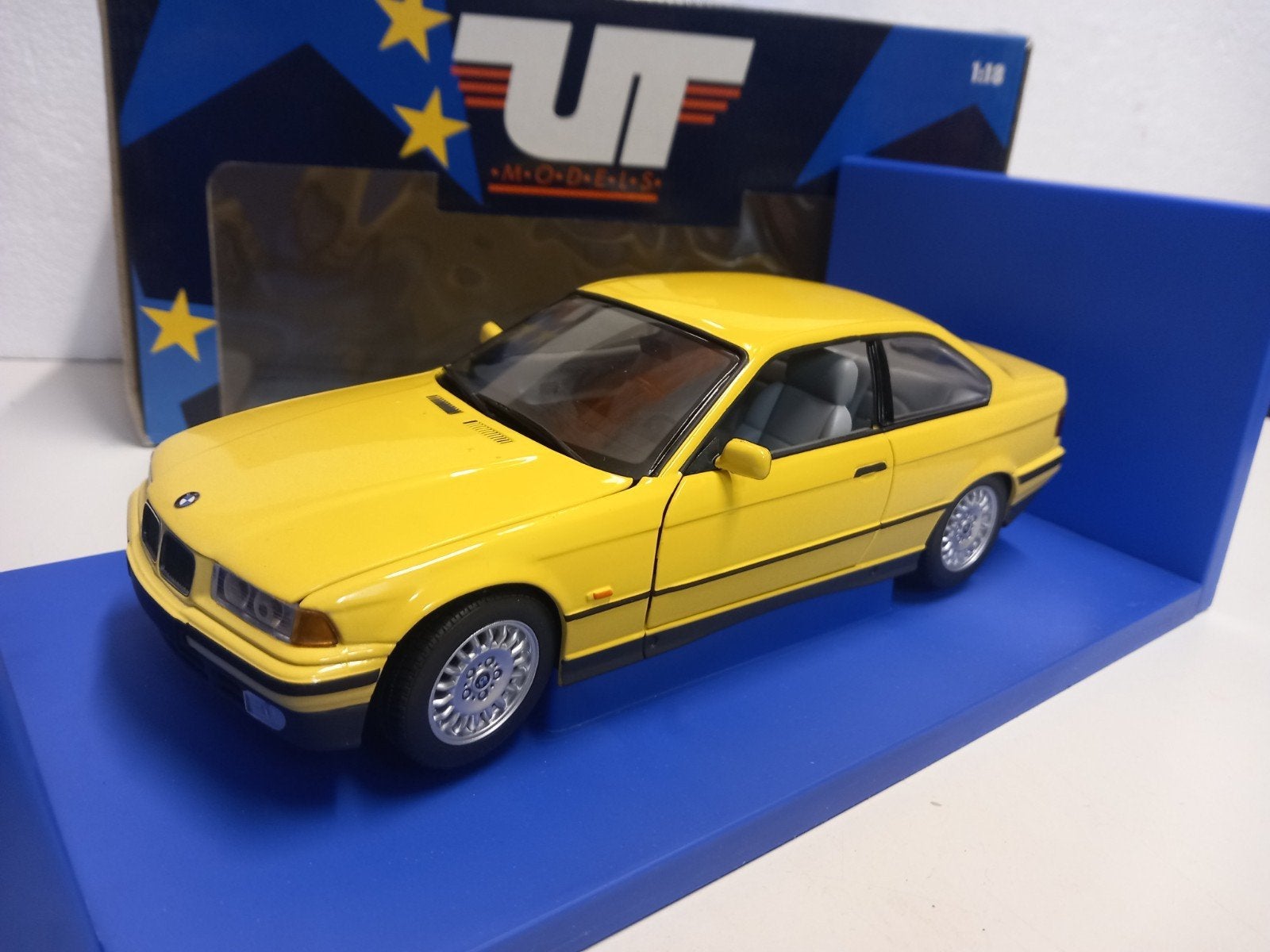 BMW 3 serie M3 Coupe geel UT Models metal 1:18 KRD, Hobby en Vrije tijd, Modelauto's | 1:18, Ophalen of Verzenden, Zo goed als nieuw