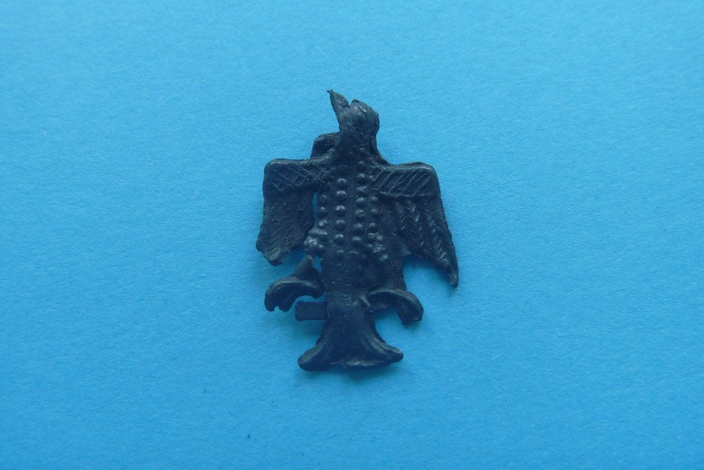 Bodemvondst. Profaan insigne. Adelaar. 15e eeuw, Verzenden