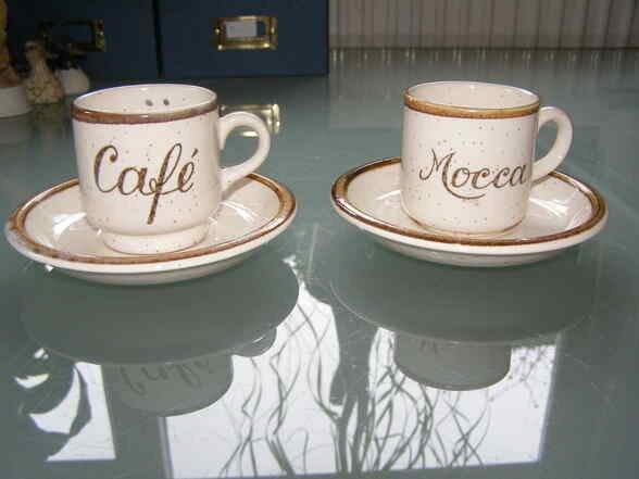 2 retro koffie kop en schotels, Ophalen of Verzenden, Zo goed als nieuw, Overige stijlen, Kop(pen) en/of Schotel(s)
