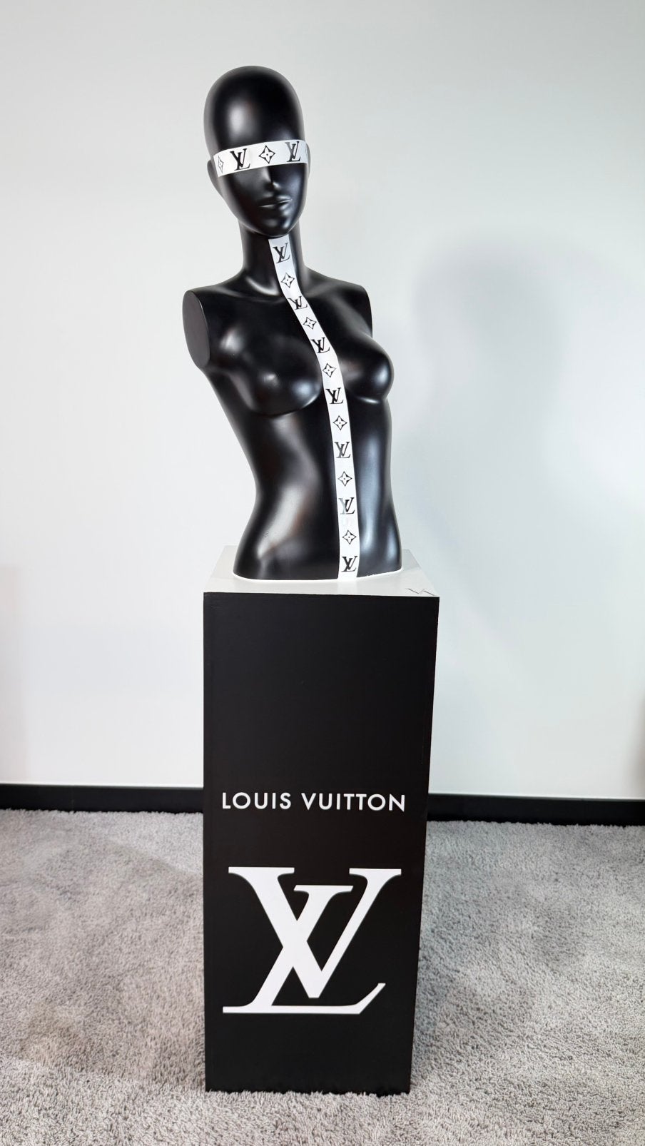 Louis Vuitton buste beeld XL, Ophalen