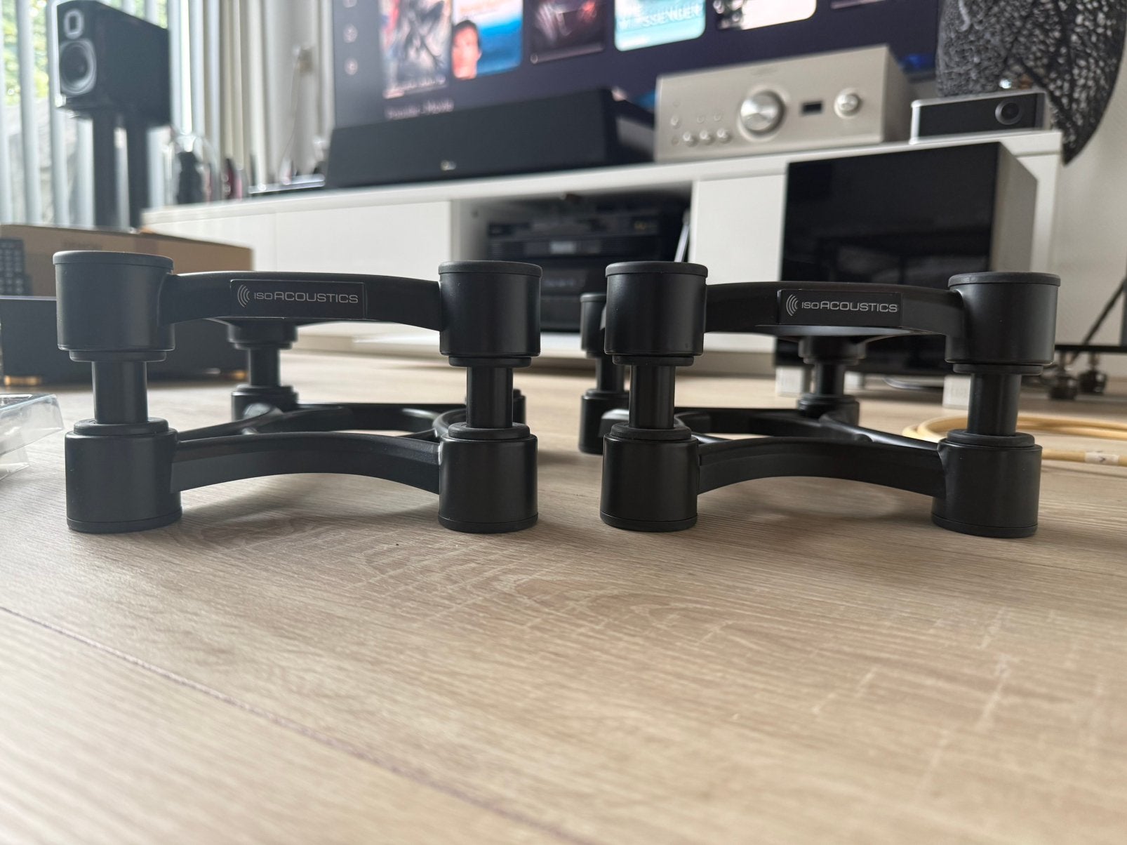 IsoAcoustics Iso-200 Luidspreker Stands