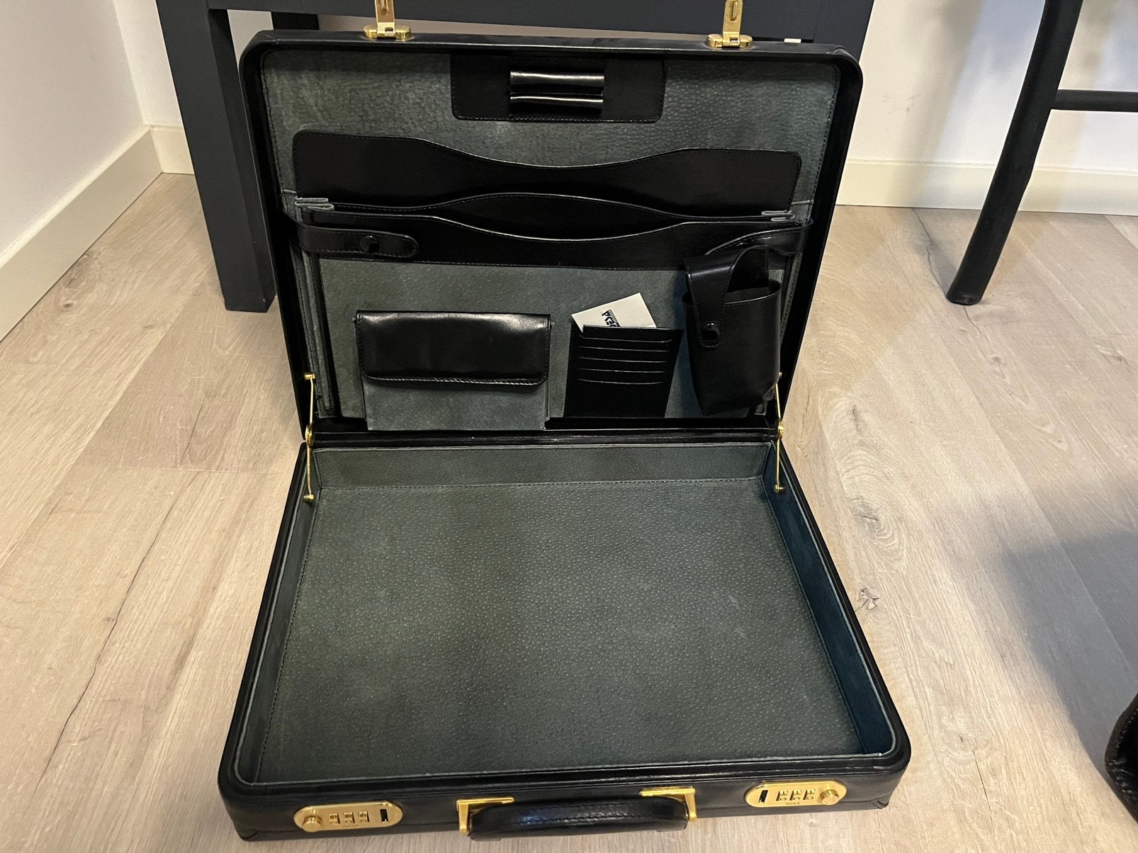 Leren attache koffer/ dokters tas / briefcase, Ophalen of Verzenden, Zo goed als nieuw, Leer, Minder dan 50 cm