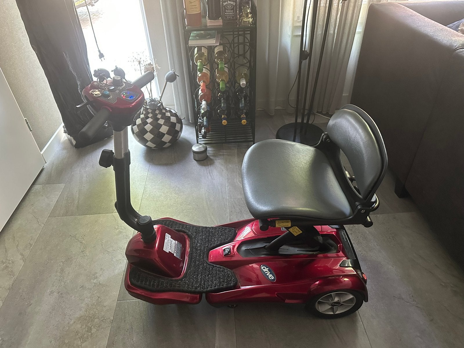 Opvouwbare scootmobiel met reistas, Diversen, 10 km/u of minder, Zo goed als nieuw, 15 km of minder, Ophalen
