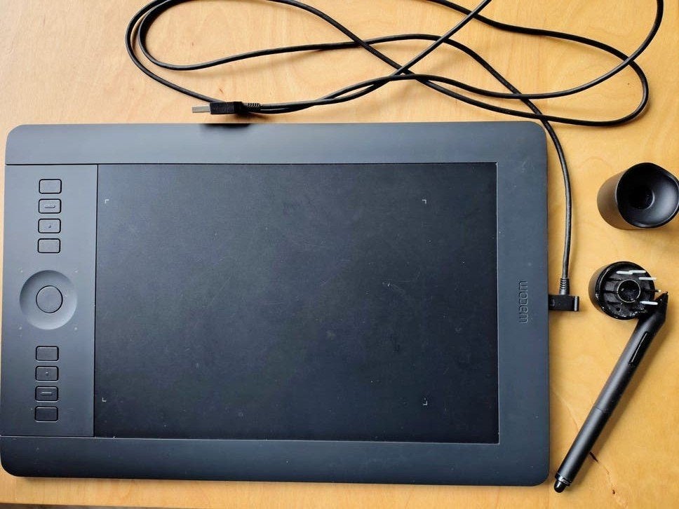 Wacom Intuos Pro Medium Pen Tablet PTH-651/K, Computers en Software, Tekentablets, Ophalen of Verzenden, Gebruikt, Bedraad, Wacom